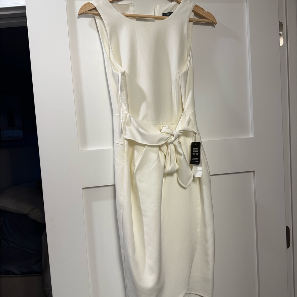 Julia Jordan Cream Sleeveless Midi Dress